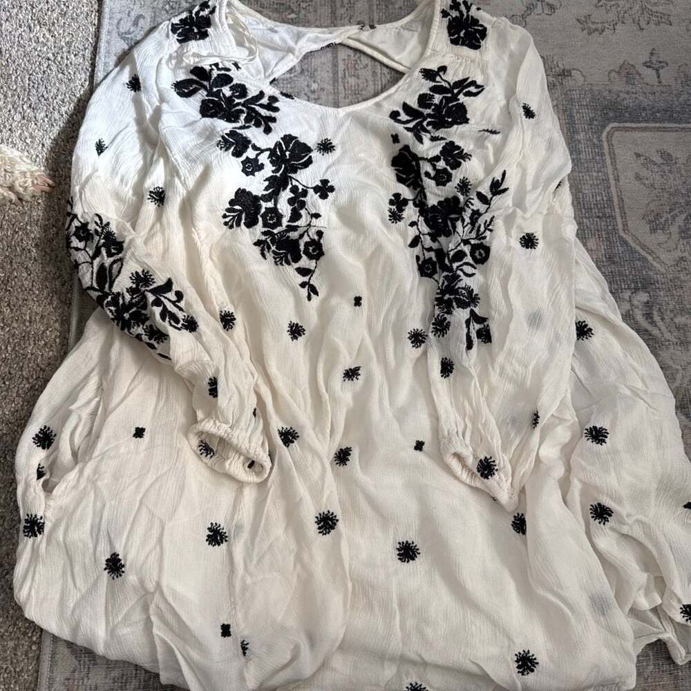 Free People Embroidered Black White Cut Out Tunic Top Blouse
